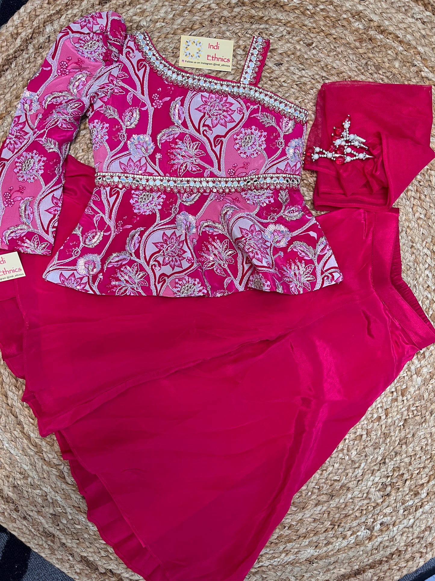 Girls Hot pink One shoulder duvider set