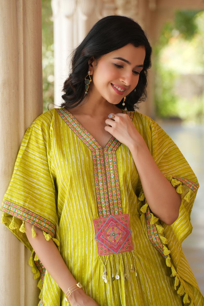 Parrot green pure cotton embroidered kaftan set