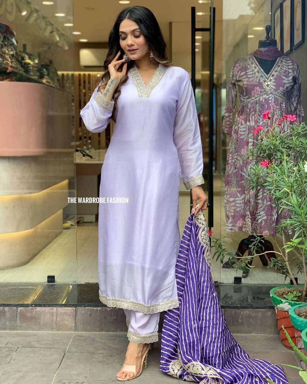 Lavender V neck elegant kurta set with purple dupatta