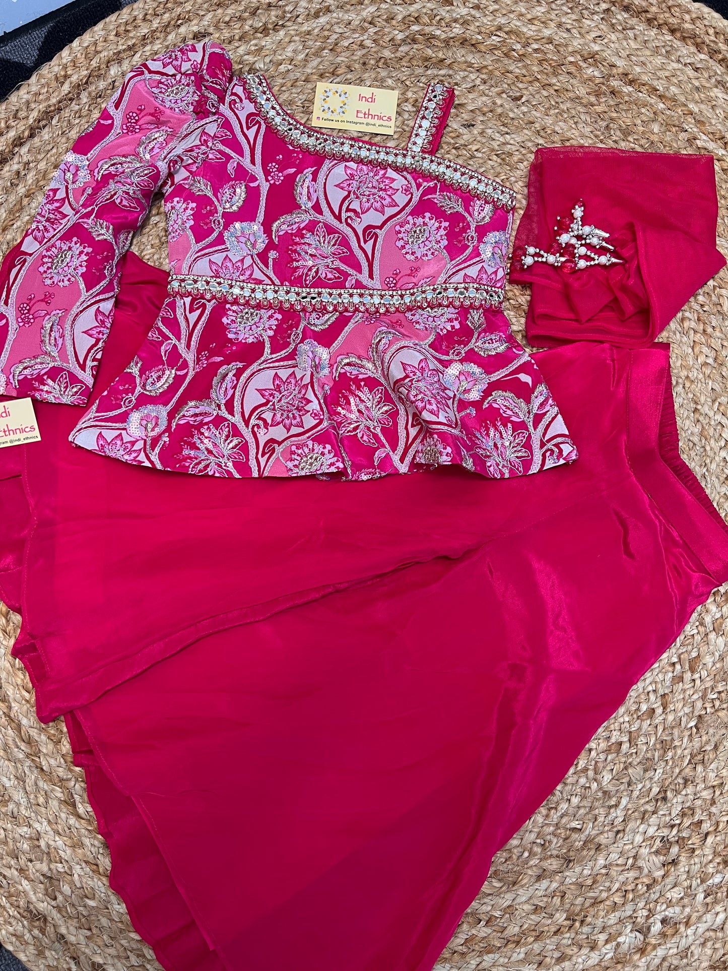 Girls Hot pink One shoulder duvider set