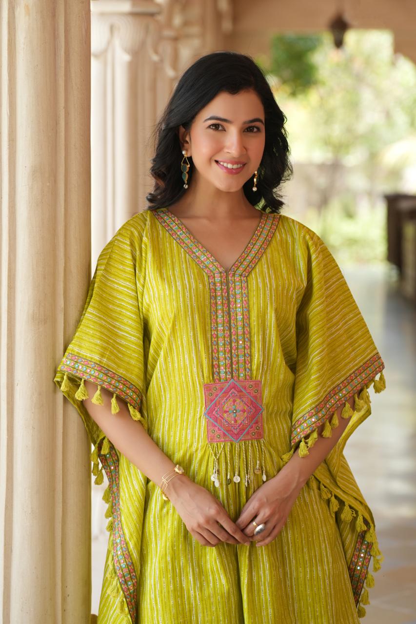 Parrot green pure cotton embroidered kaftan set