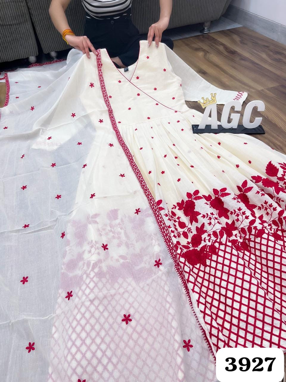 Plus size Off white and red