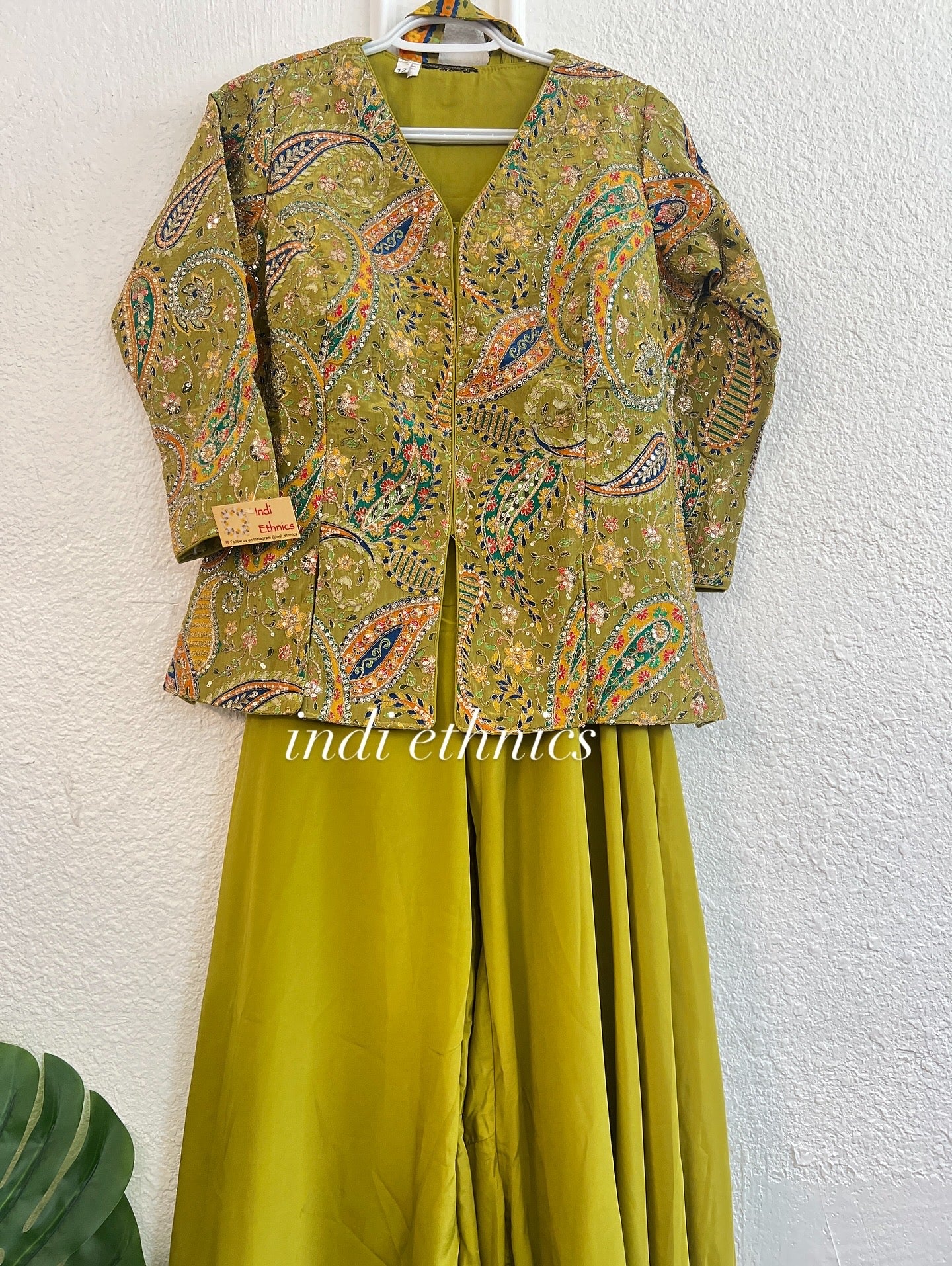 Green heavy partywear jacket and divider set with dupatta