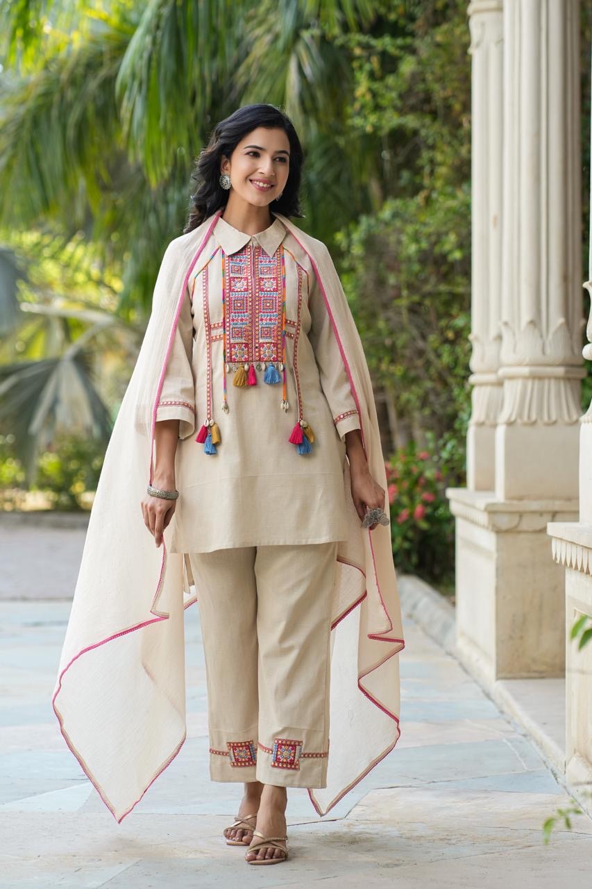 Beige co-ord set with kacchi emboidered yoke with dupatta