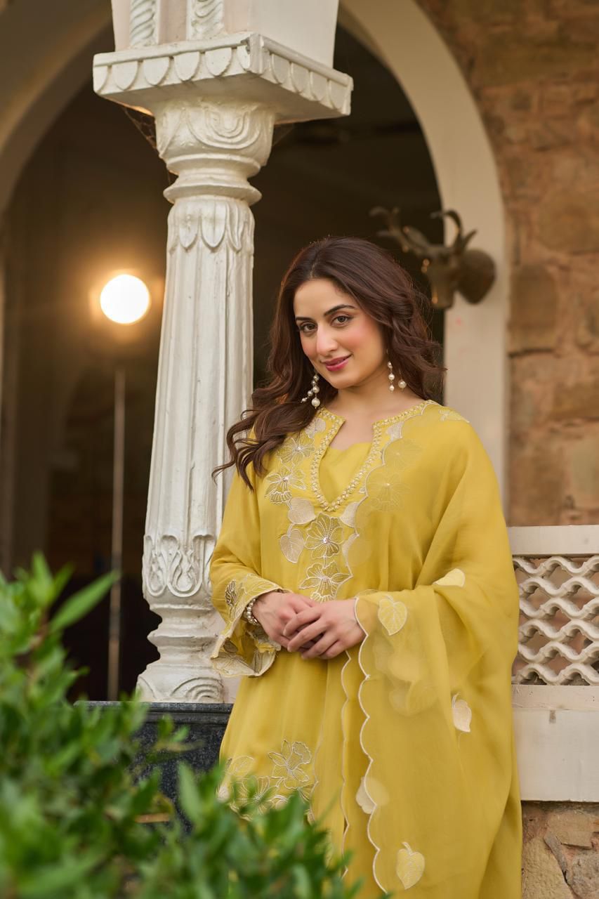 Yellow elegant short top palazzo suit