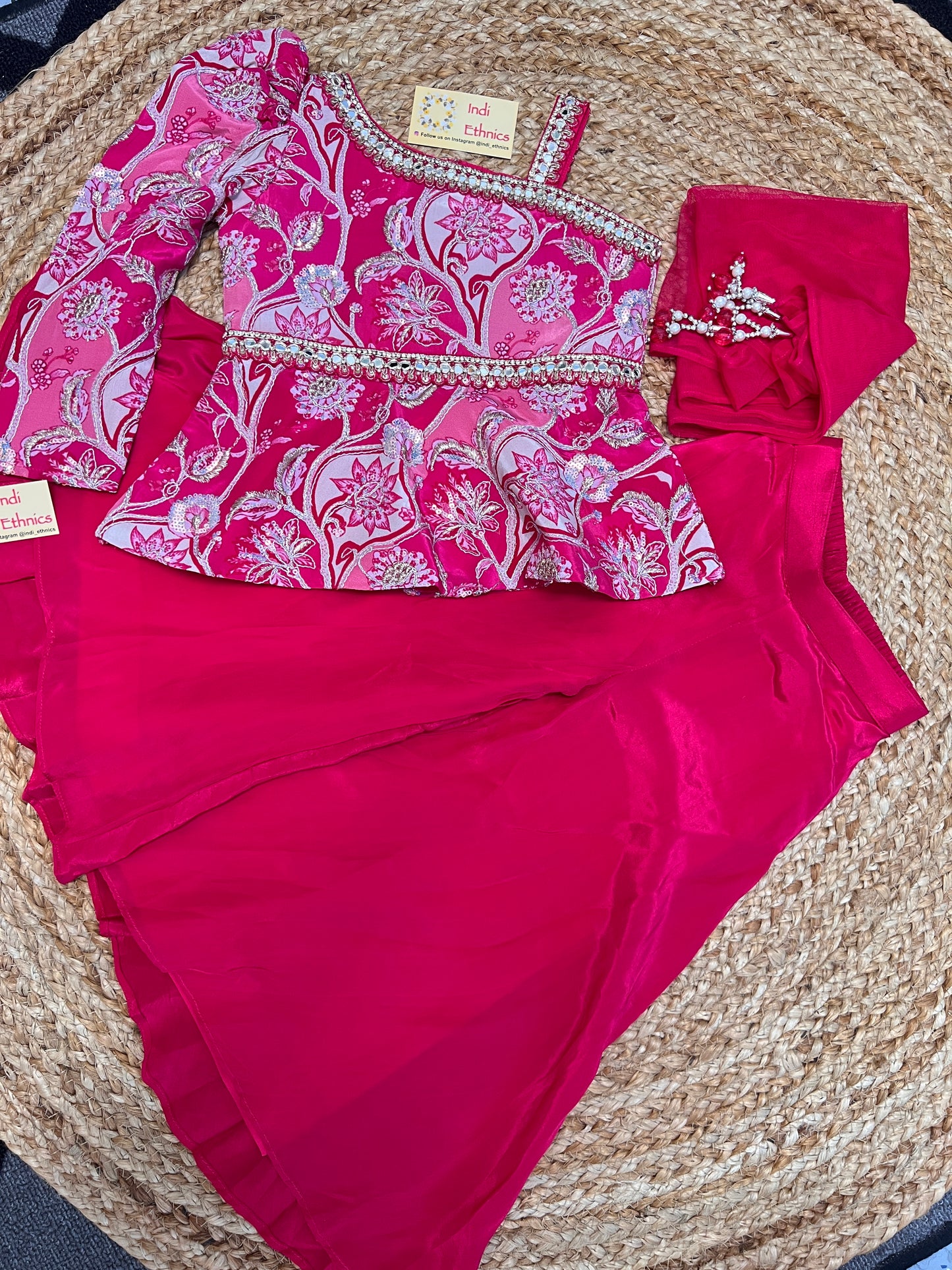 Girls Hot pink One shoulder duvider set