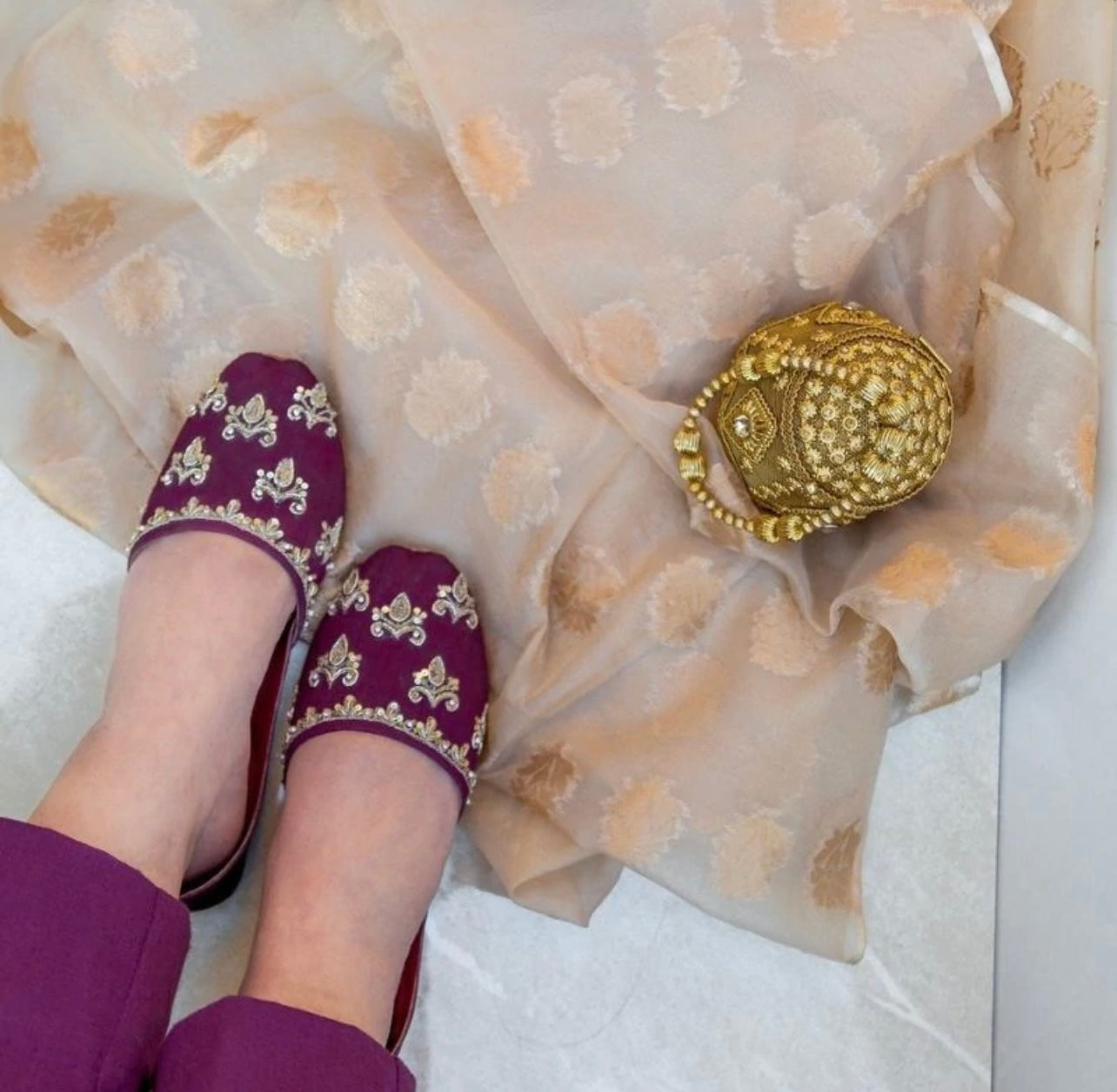 Dazzle Burgundy intrinsincly handcrafted juttis