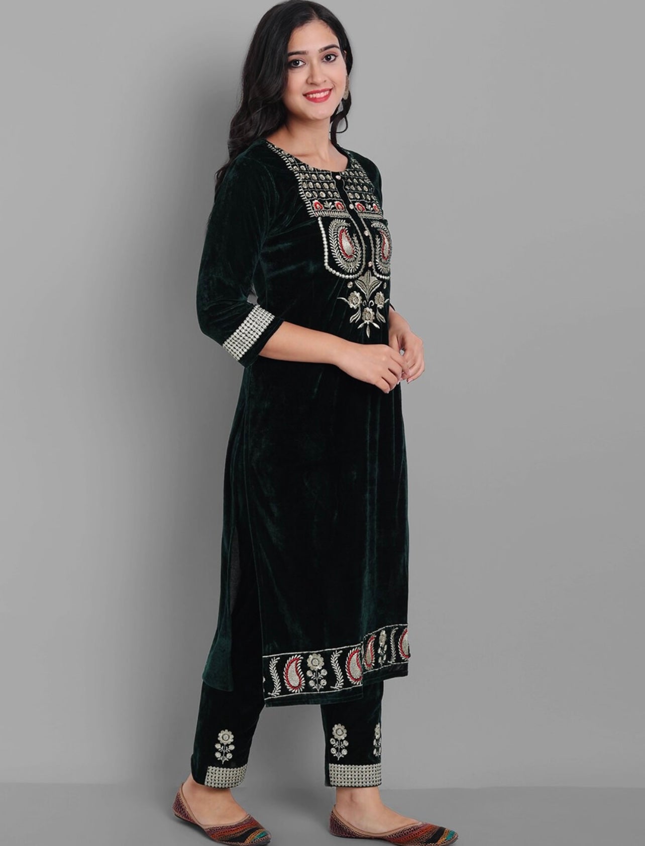 Paisely green Velvet Kurta set