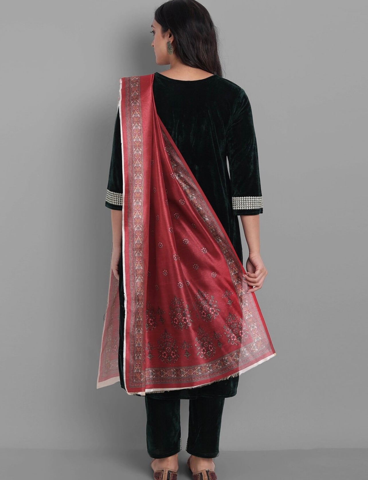 Paisely green Velvet Kurta set