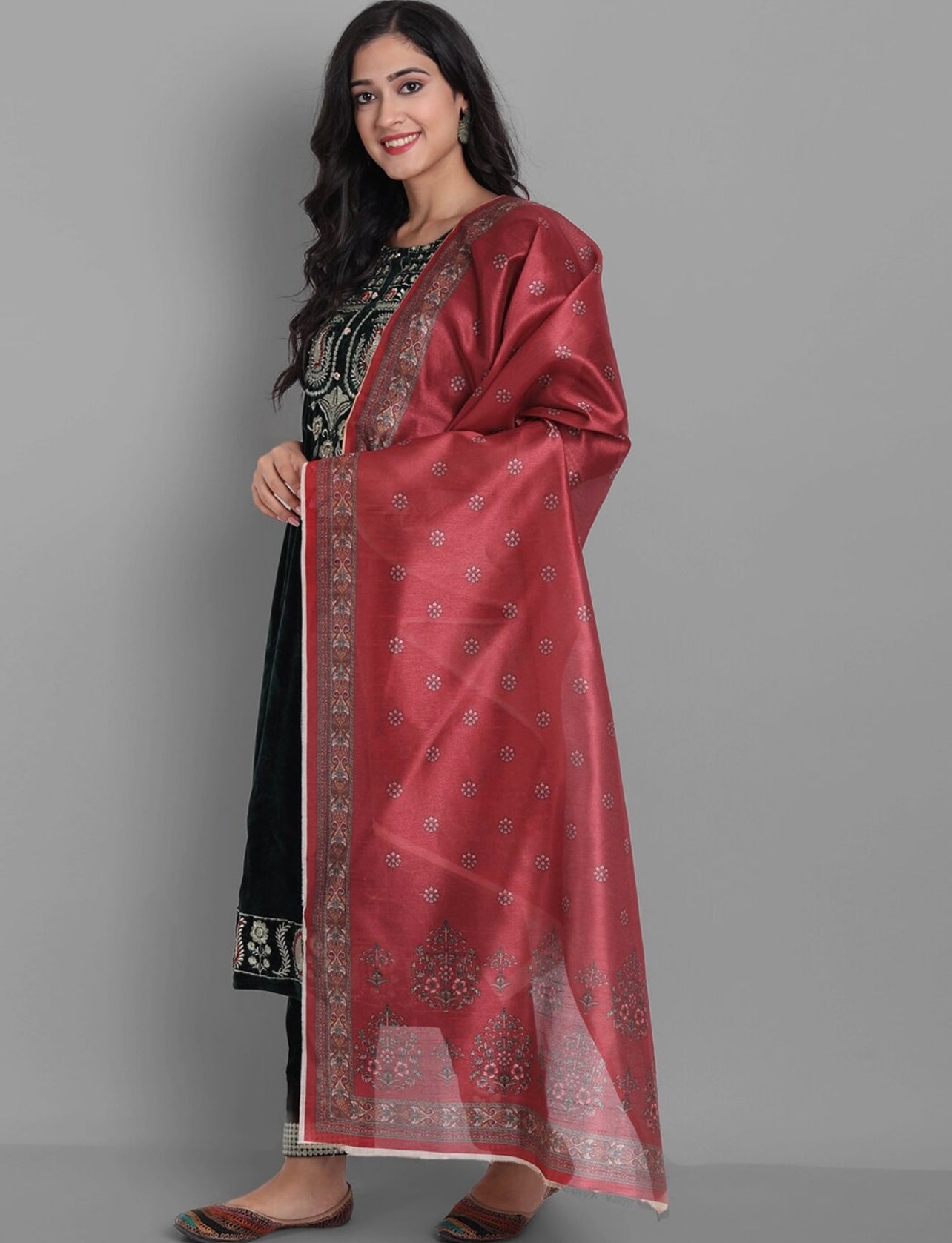 Paisely green Velvet Kurta set