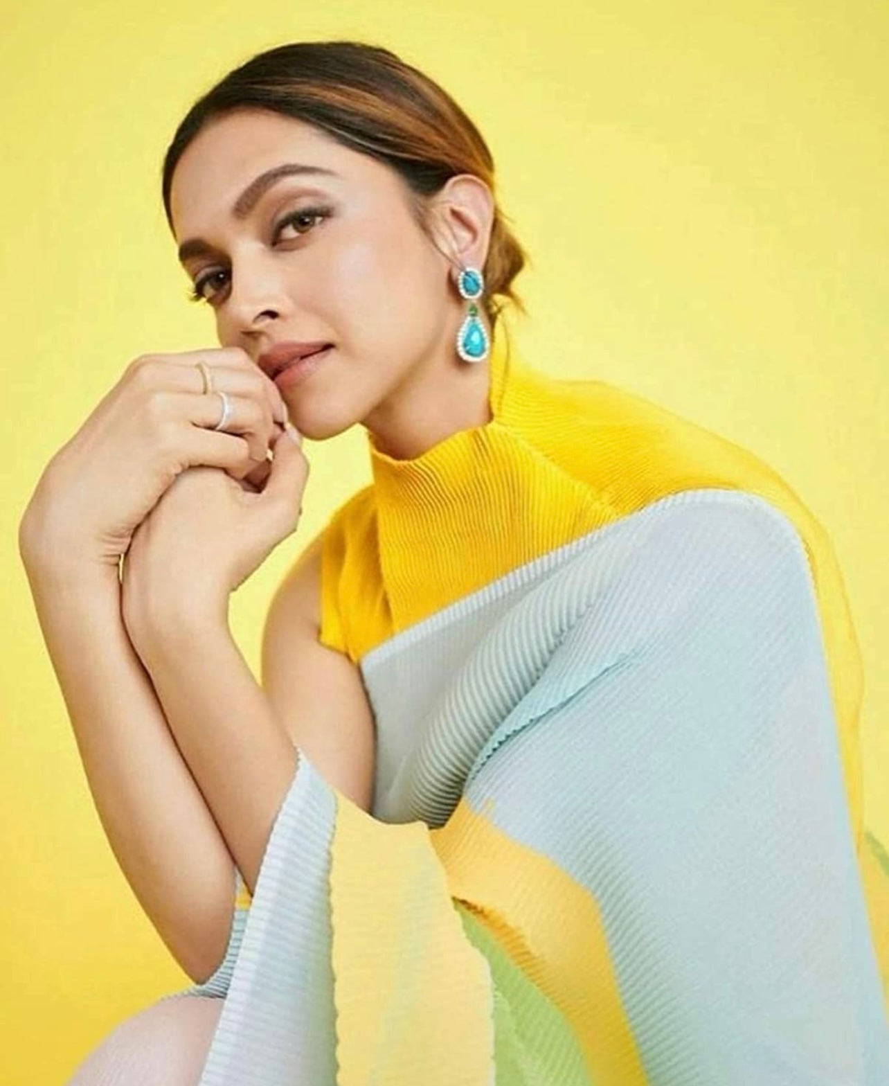 Yellow digitally printed crushed saree with unstitched blouse