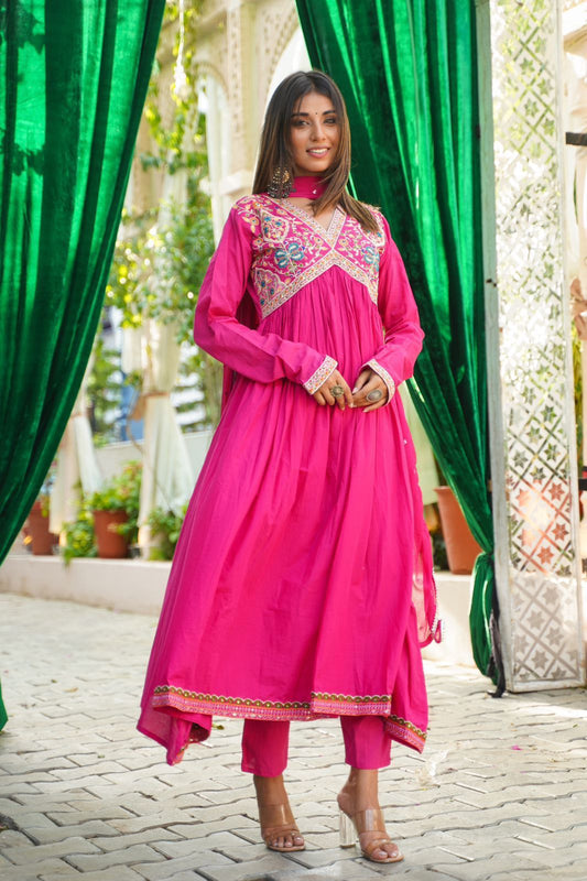 Hot Pink Elegant Embroidered Alia cut kurta set