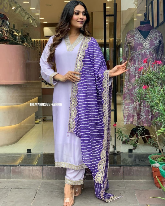 Lavender V neck elegant kurta set with purple dupatta