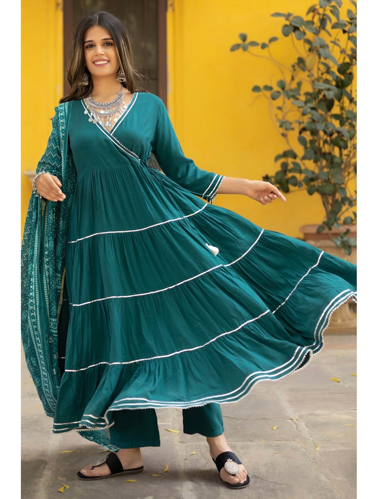 Green Beautiful tiered kurta set