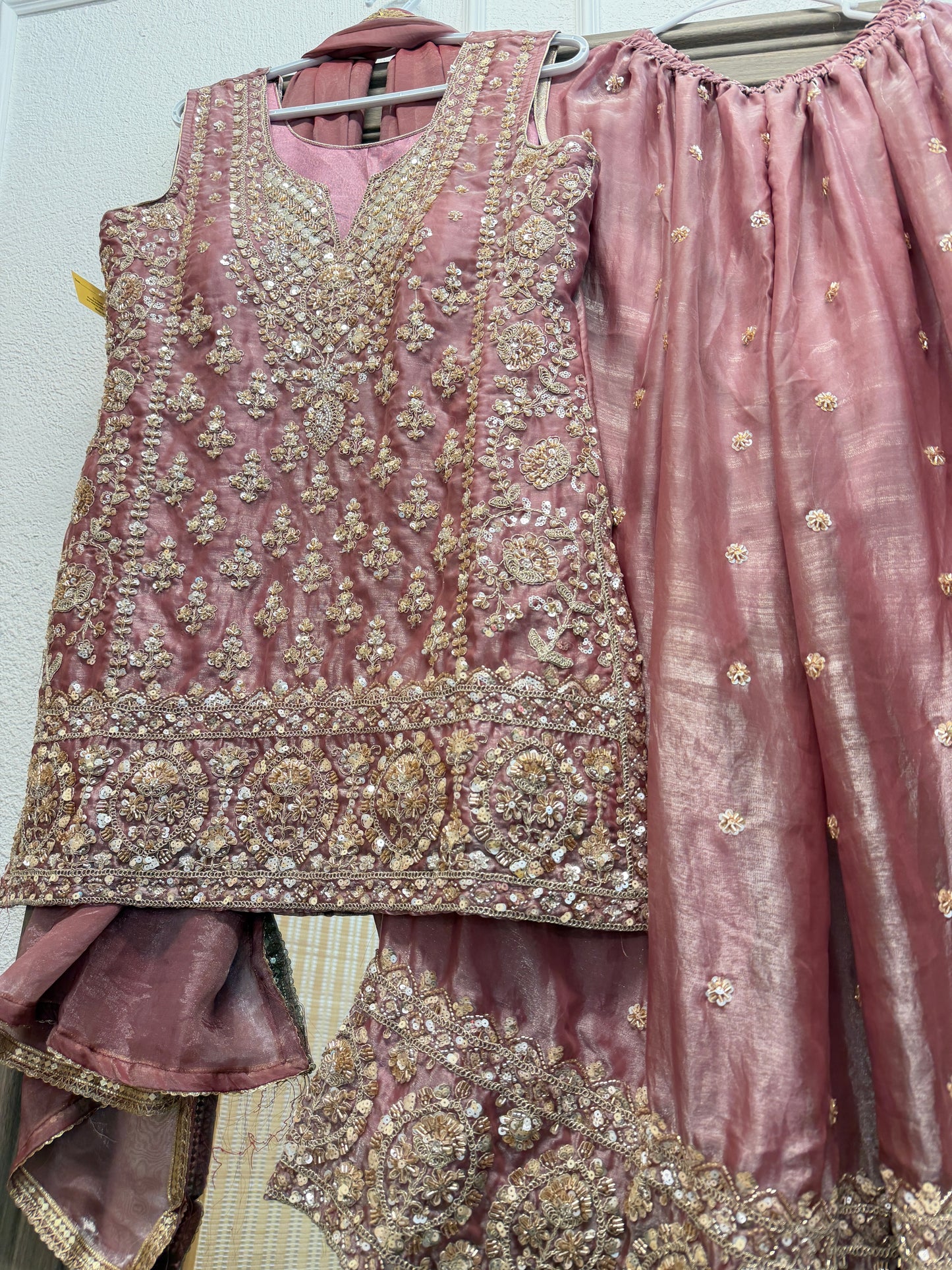 Dusty pink elegant fendy tissue sharara suit (sleeve cloth given)