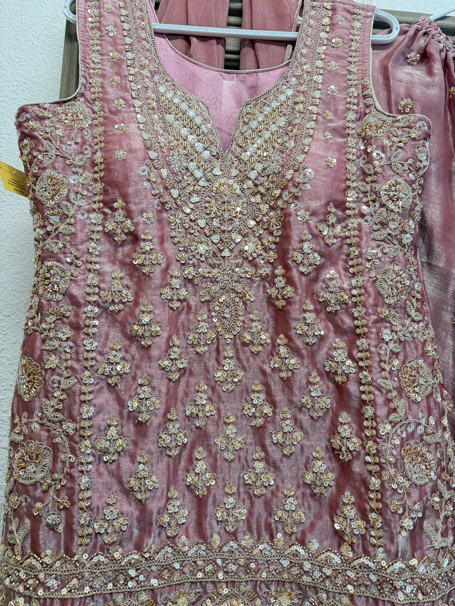 Dusty pink elegant fendy tissue sharara suit (sleeve cloth given)