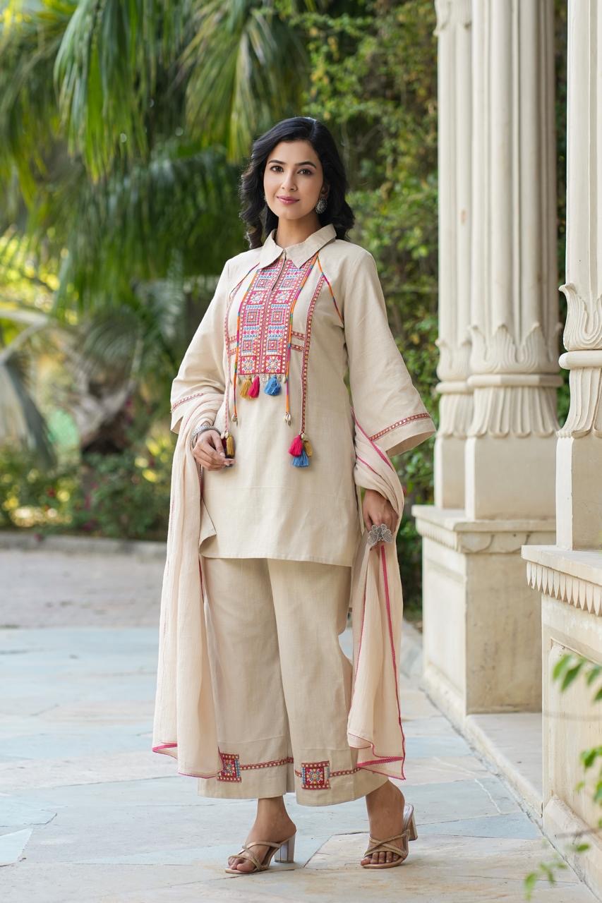 Beige co-ord set with kacchi emboidered yoke with dupatta