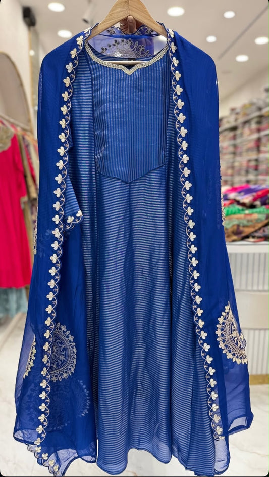 Blue tissue stunning a line suit
