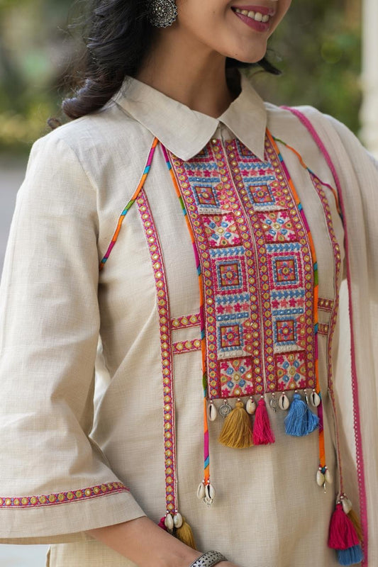 Beige co-ord set with kacchi emboidered yoke with dupatta