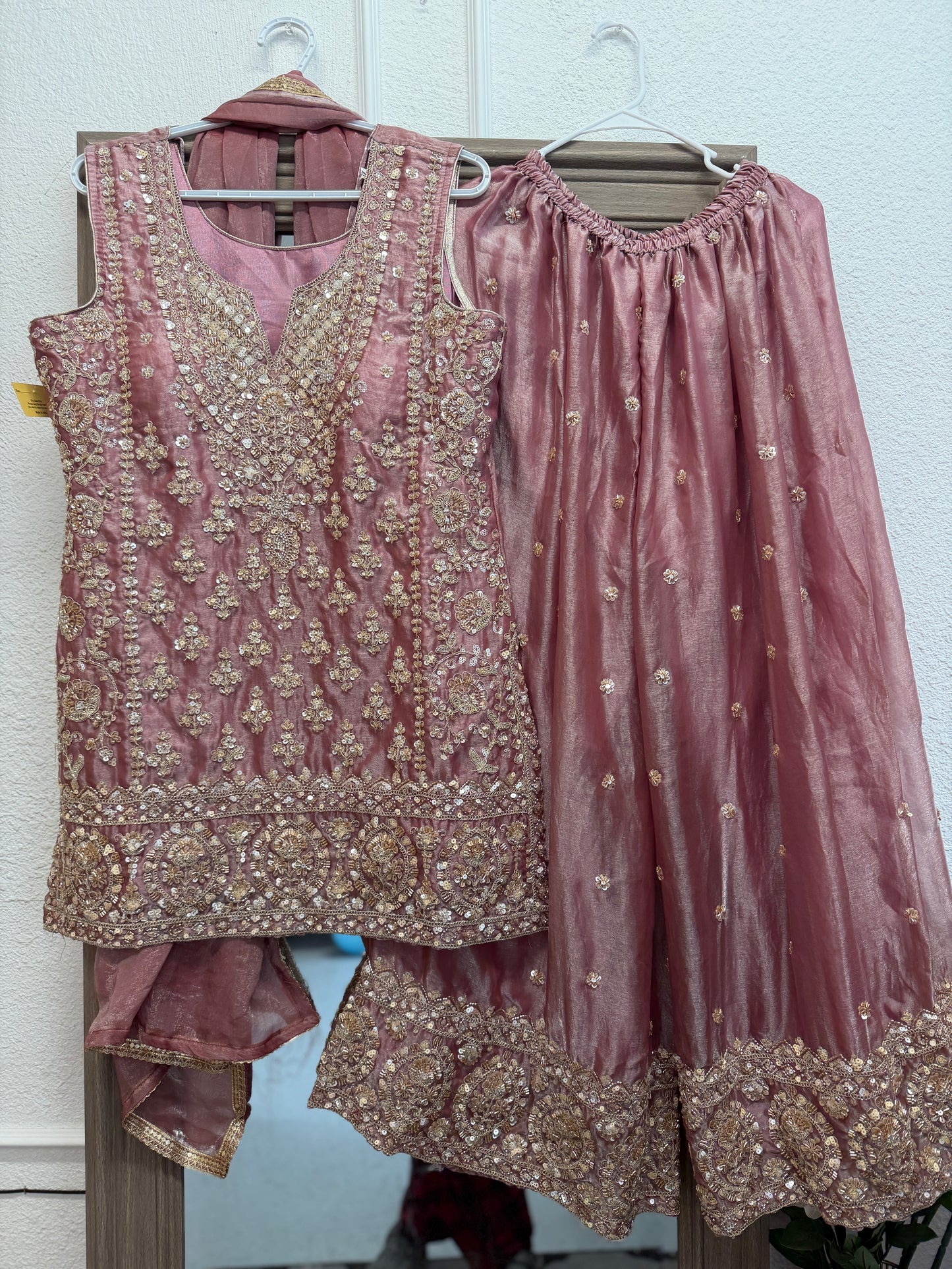 Dusty pink elegant fendy tissue sharara suit (sleeve cloth given)
