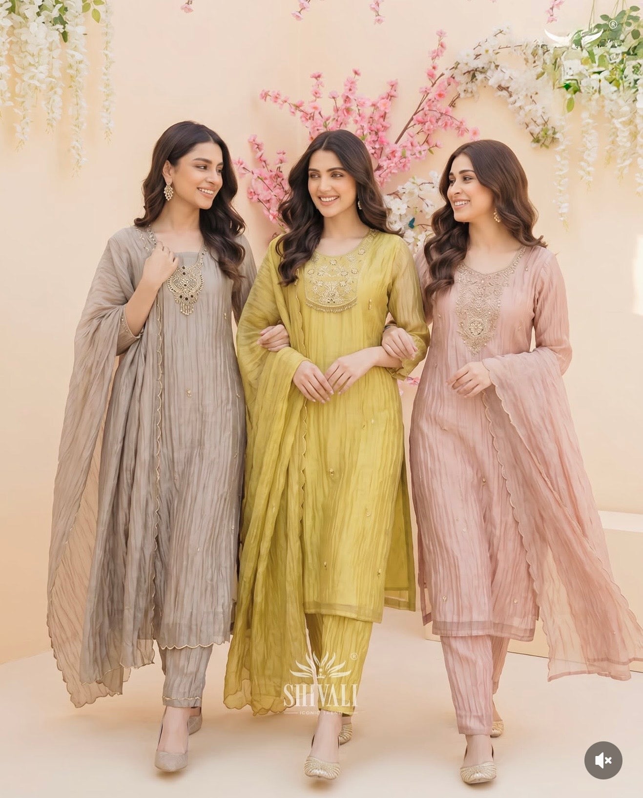 Greenish yellow elegant tissue suit