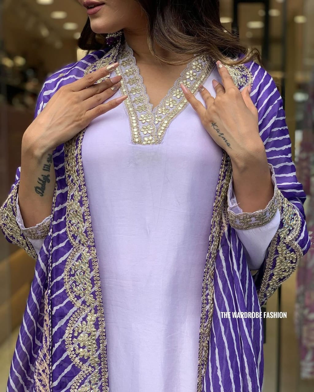 Lavender V neck elegant kurta set with purple dupatta