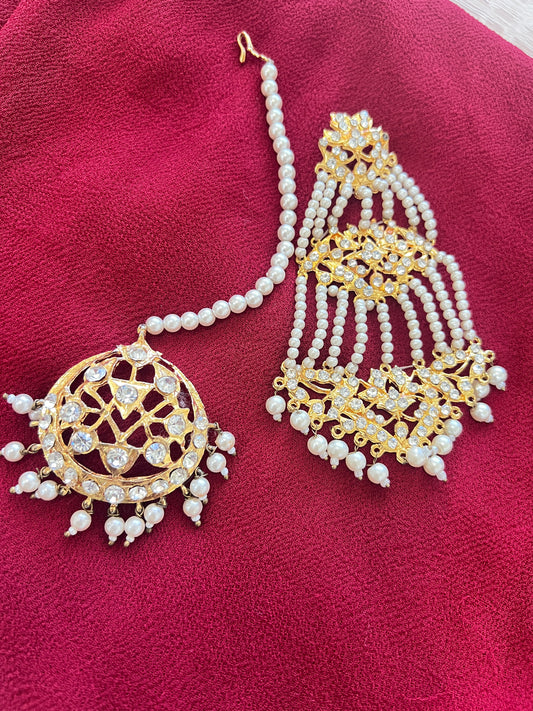 White hyderabadi moti passa and mang tika