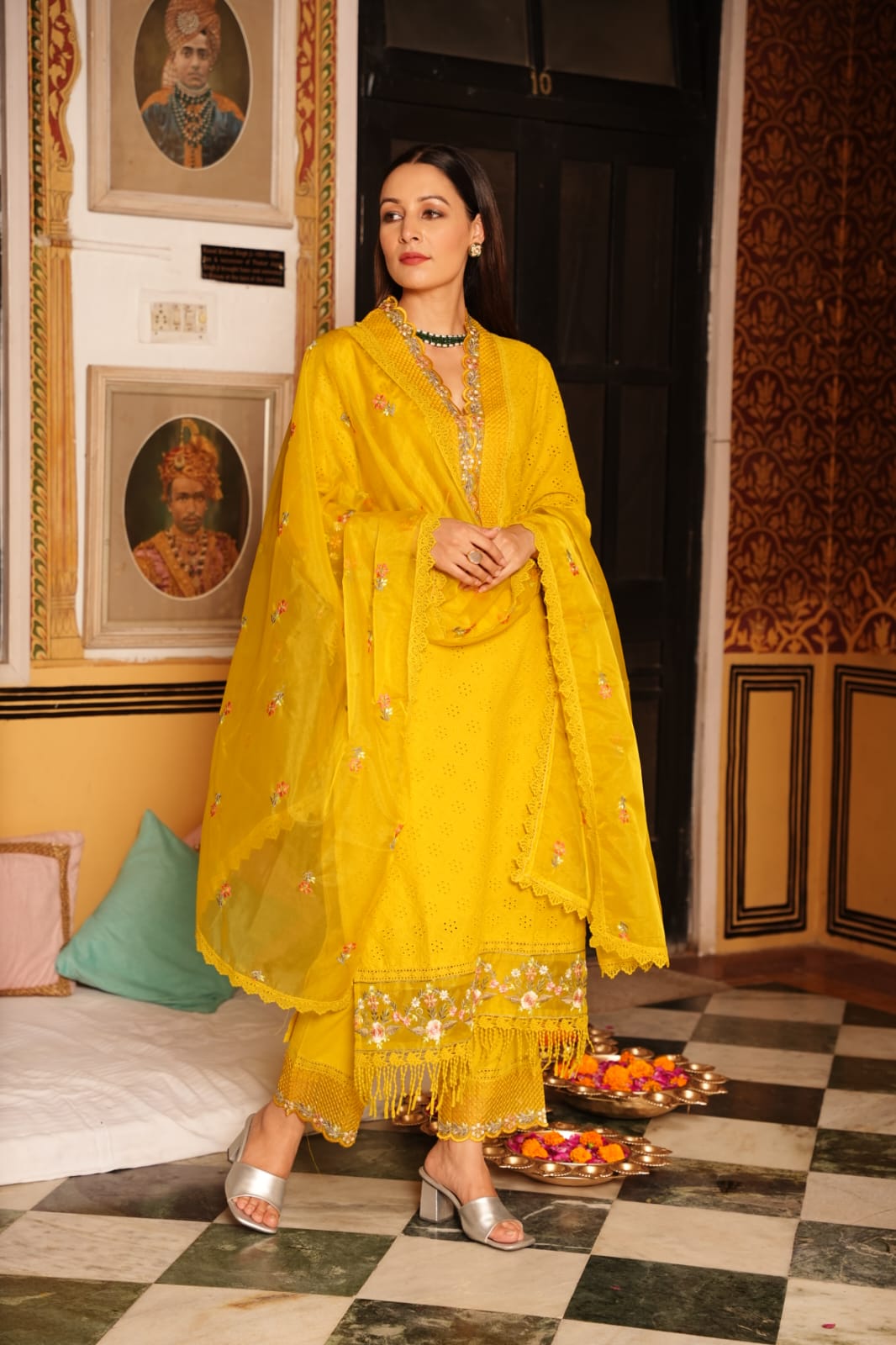 Yellow V neck elegant kurta set