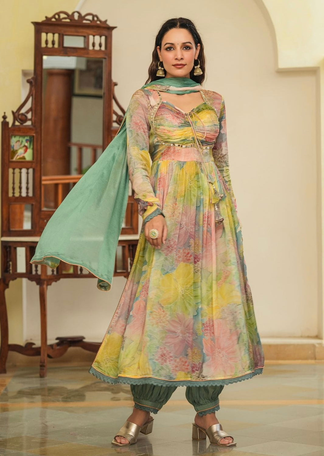 Paisley green elegant mirror yoke Alia cut suit