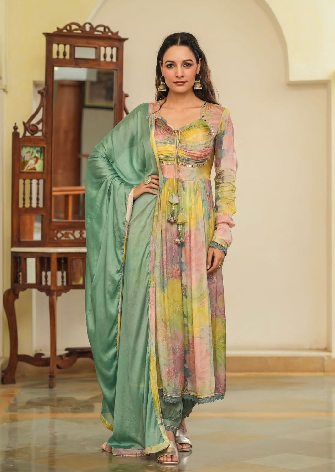 Paisley green elegant mirror yoke Alia cut suit