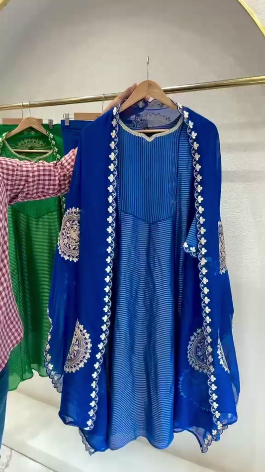 Blue tissue stunning a line suit